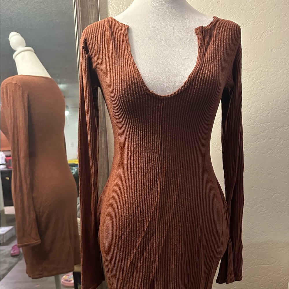Pretty Little Thing - Picture 2 of 9
